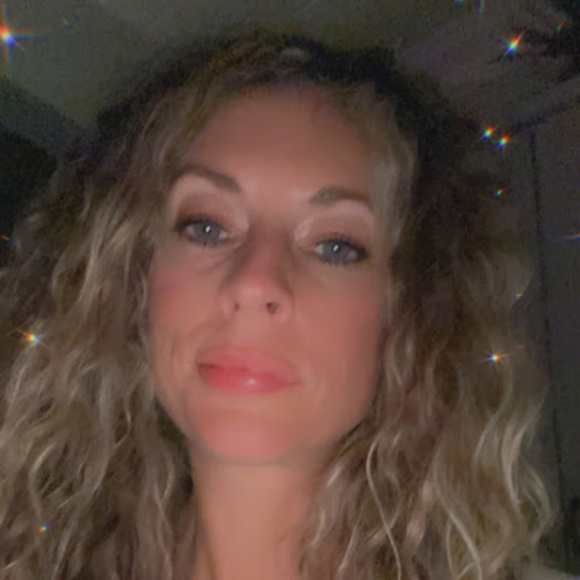 Meet your Posher, Julie - Picture 1 of 1